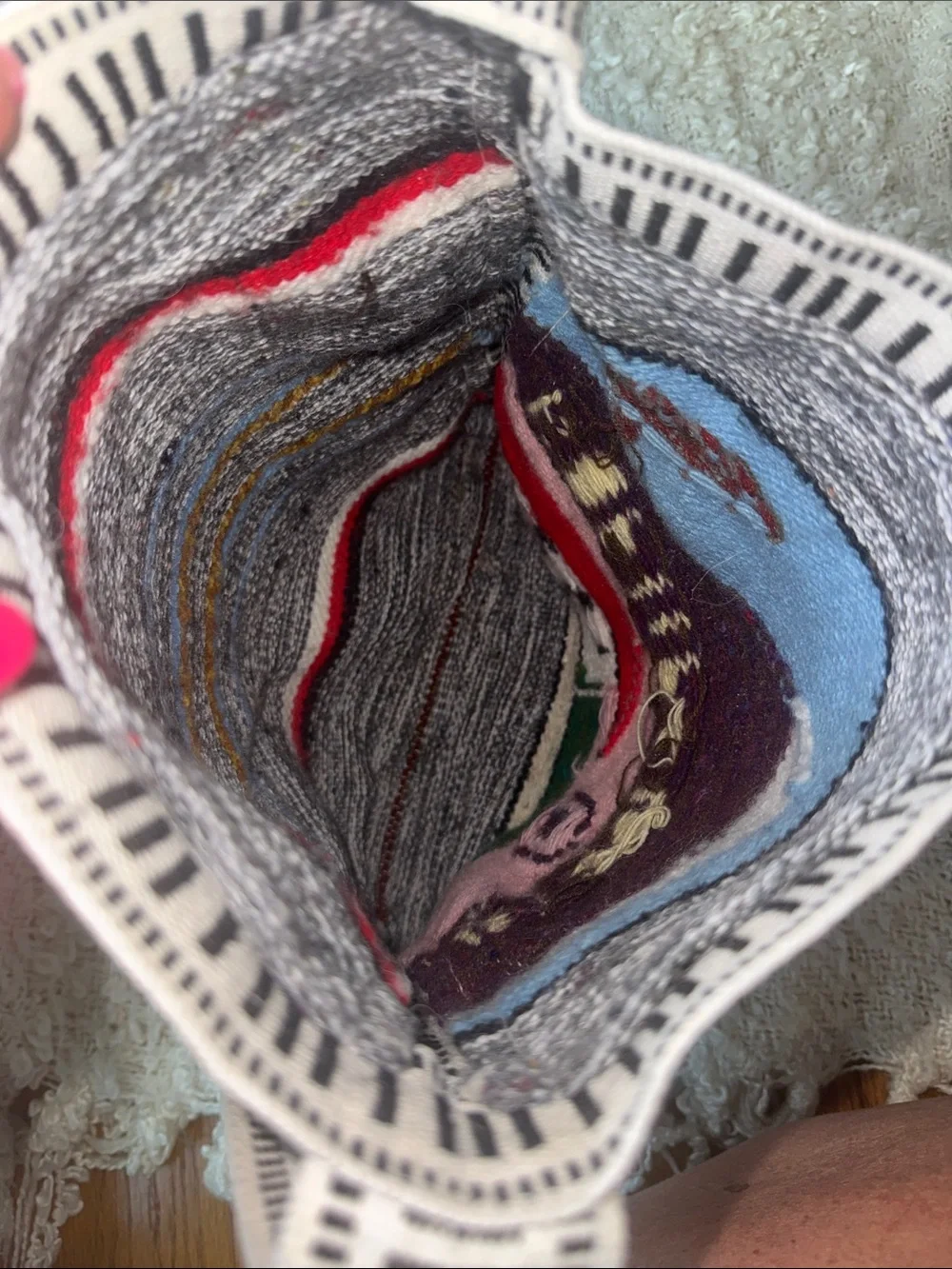 Venezuela Handwoven Crossbody Bag in Multicolor